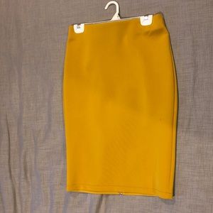 Pencil skirt with full zipper